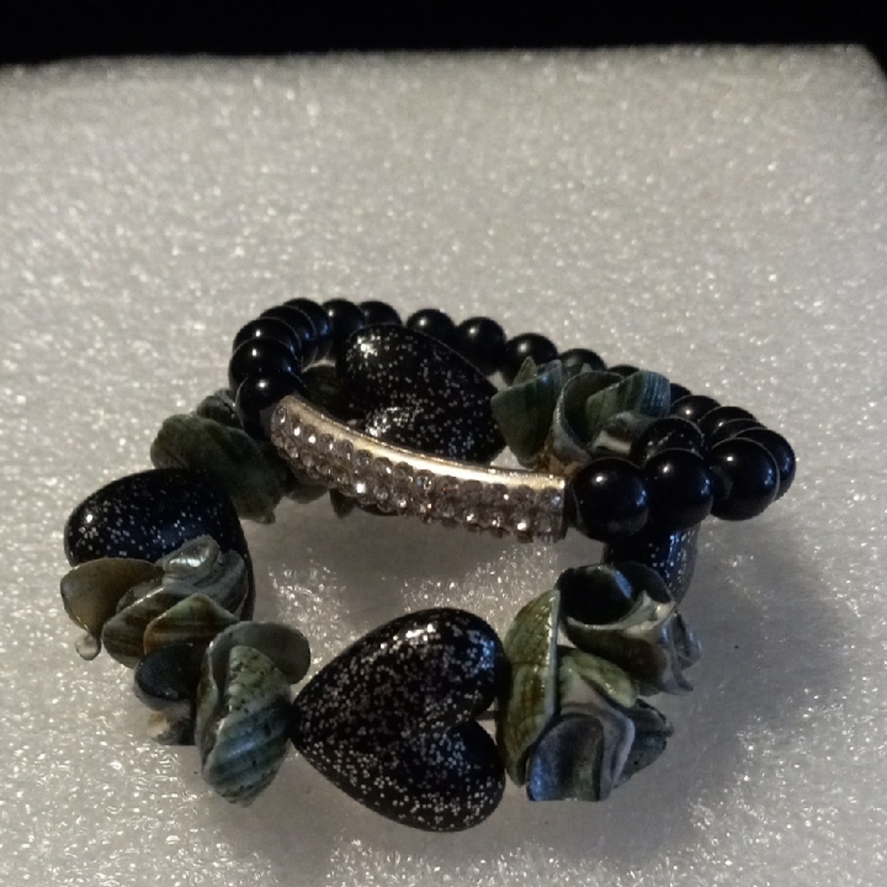 Elegant Black puffy Heart and Abalone and black glass beaded Bracelet Set